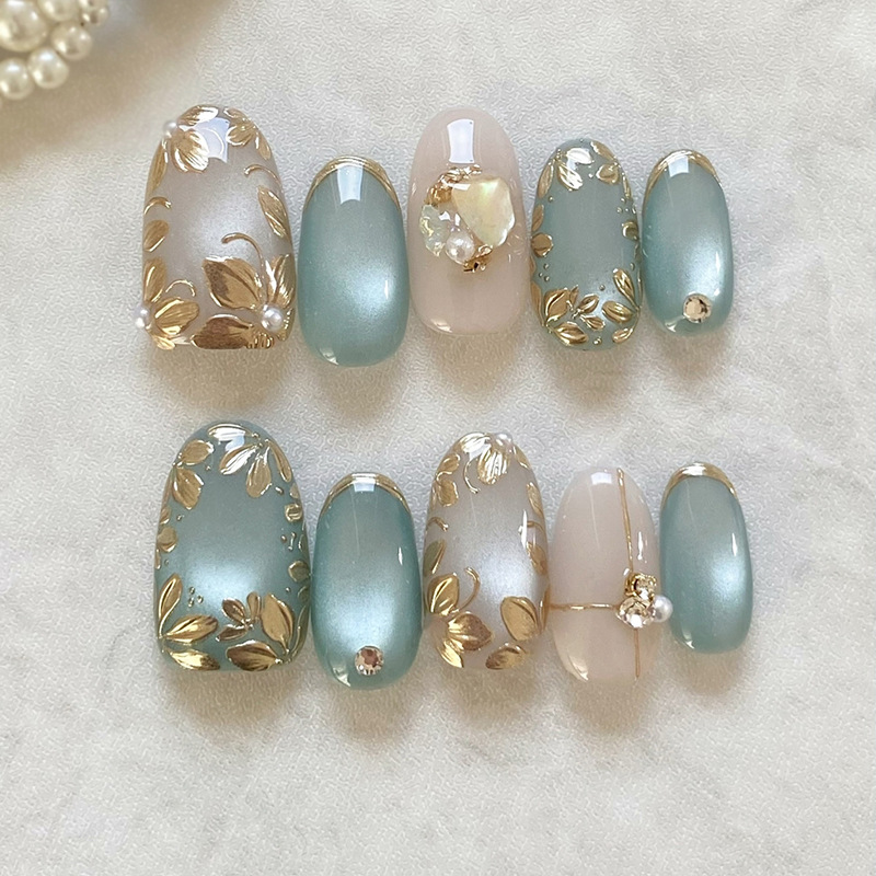 24 faux ongles courts en amand - Nail Art Full Cat Eye avis et prix