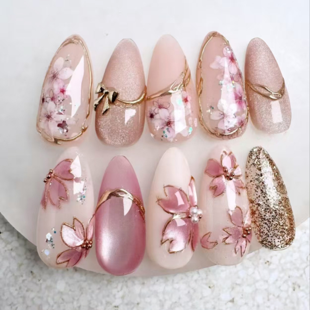 24 faux ongles courts en amand - Nail Art Full Cat Eye avis et prix